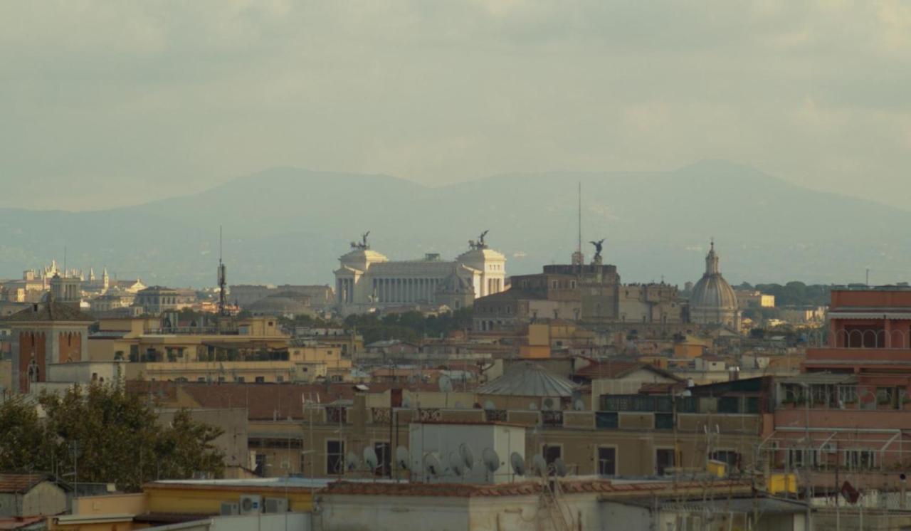 Panoramic View Of St. Peter Apartment Rome Exterior photo