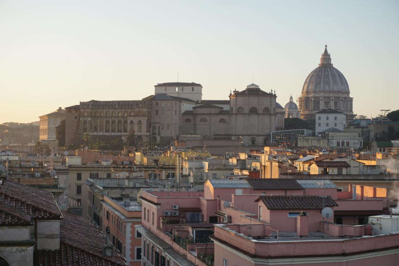 Panoramic View Of St. Peter Apartment Rome Exterior photo