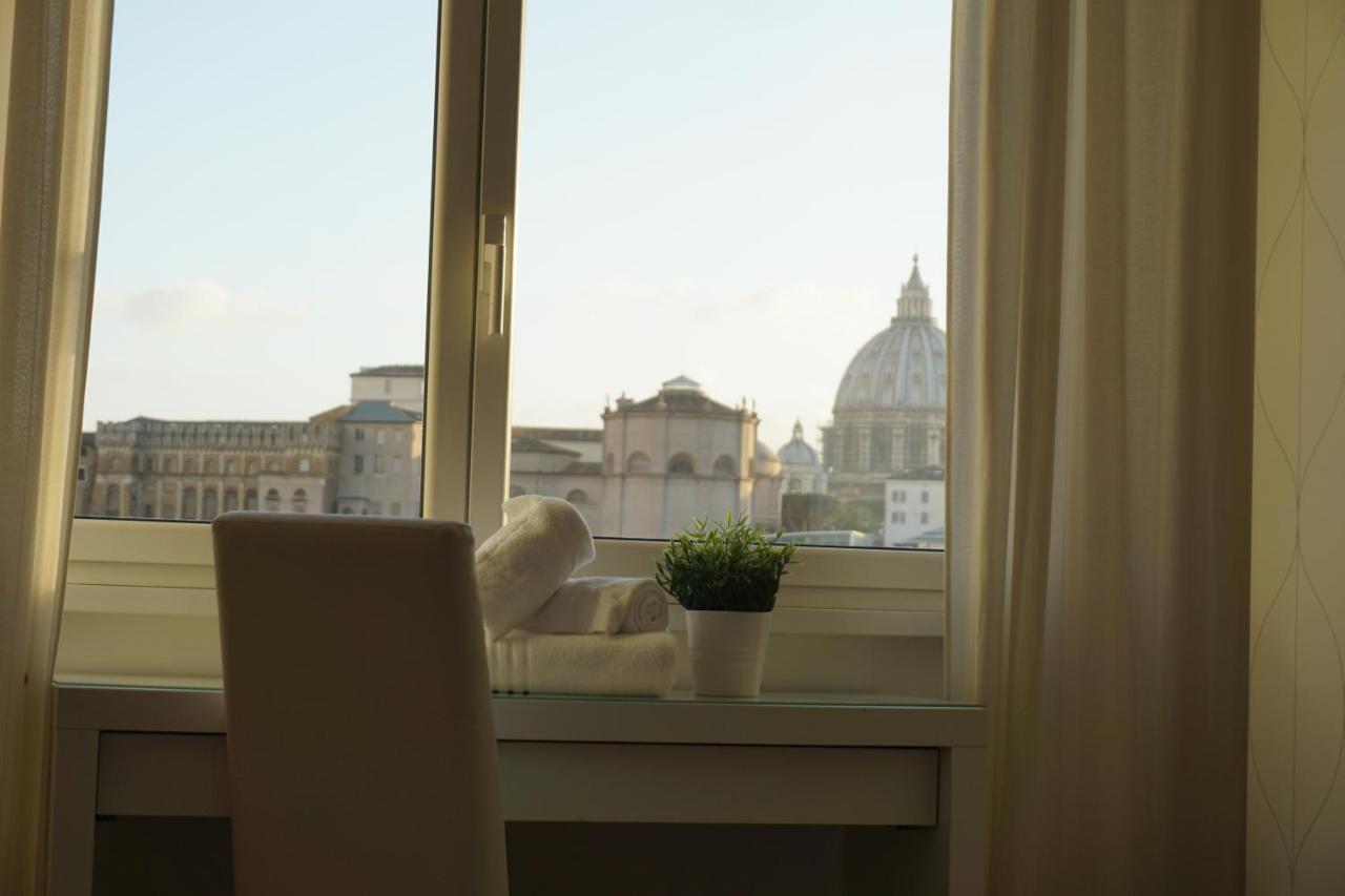 Panoramic View Of St. Peter Apartment Rome Exterior photo